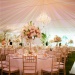 Оформление банкетного зала на карамельно-персиковой свадьбе