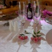 оформление стола живыми цветами