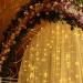 Оформление свадебной арки живыми цветами и тканью