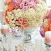 Большая цветочная композиция на свадебном столе