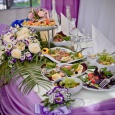 Сервировка стола на свадьбе в лавандовом цвете