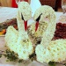 Свадебные лебеди из живых цветов