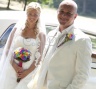 Радужный букет невесты и бутоньерка жениха