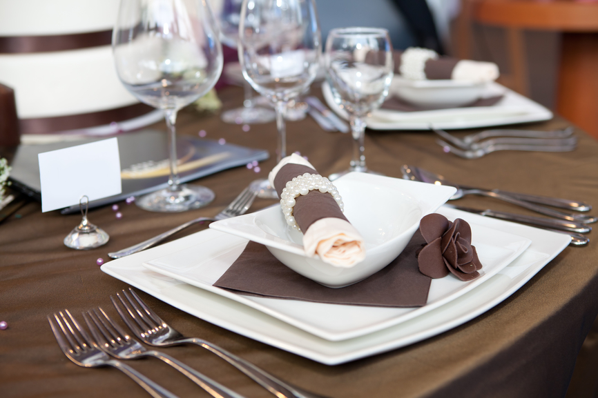 Сервировка стола на шоколадной свадьбе