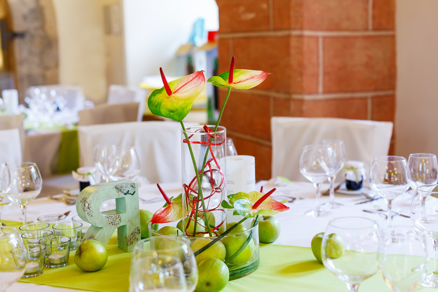 Идеи оформления стола для зеленой свадьбы