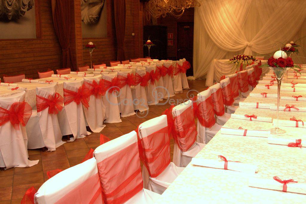 Оформление свадебного зала в красном стиле