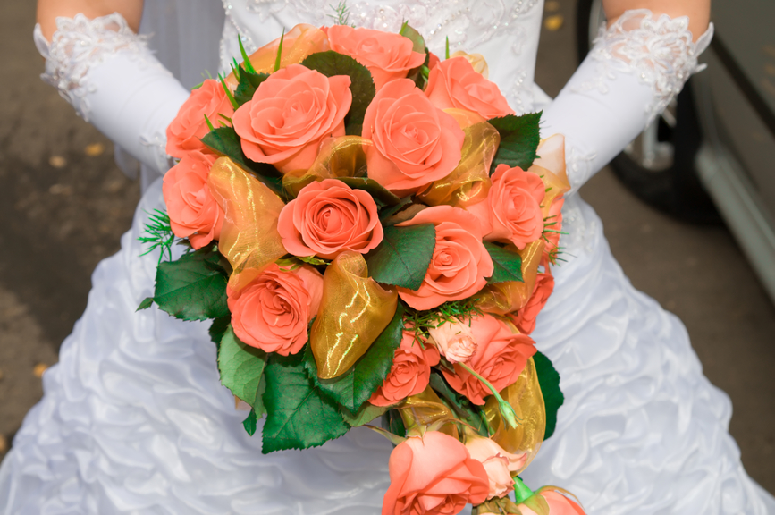 Оранжевый букет невесты из роз